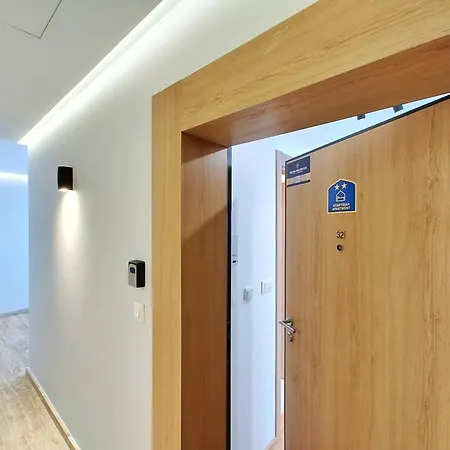 Oasis * 兹拉蒂博尔